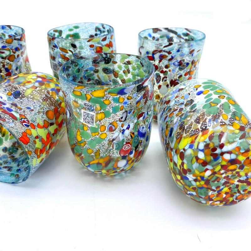 Set di bicchieri azzurri e argento