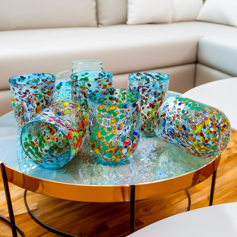 Set di bicchieri azzurri e argento