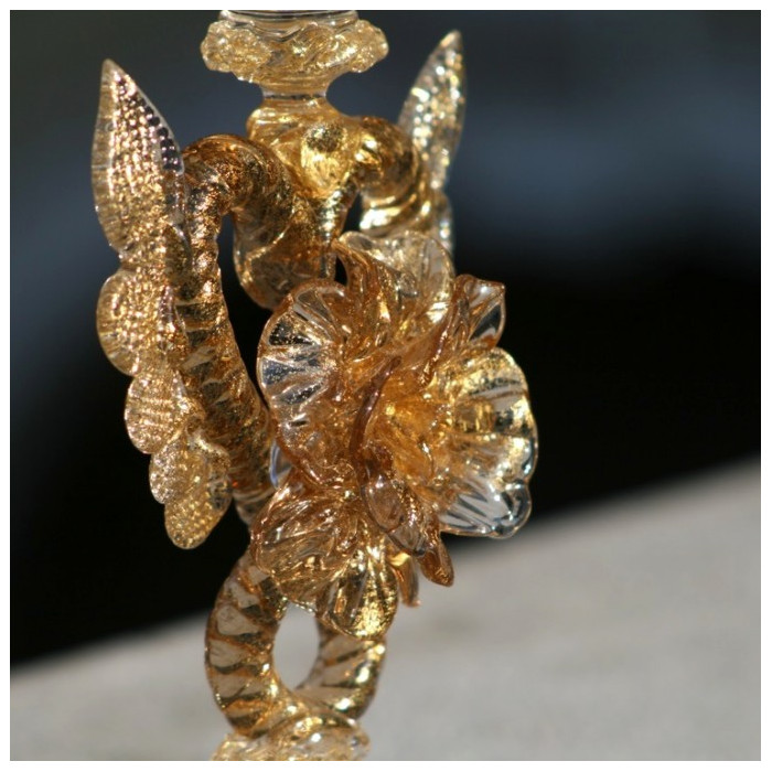calice elegante di lusso con decorazione in oro