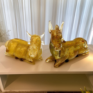 Murano glass depiction of ox and donkey