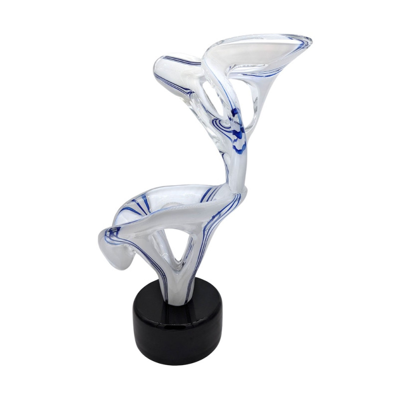 scultura moderna a righe blu