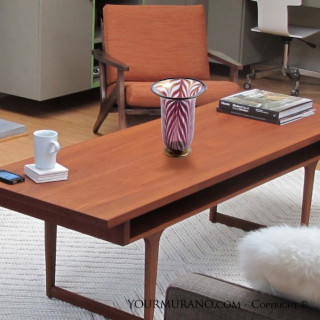 vaso in vetro viola e bianco classico artigianale