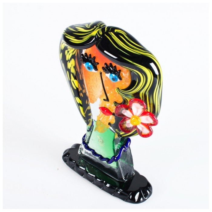 scultura testa di donna moderna multicolore