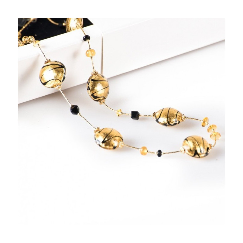 Gold bracelet necklace parure