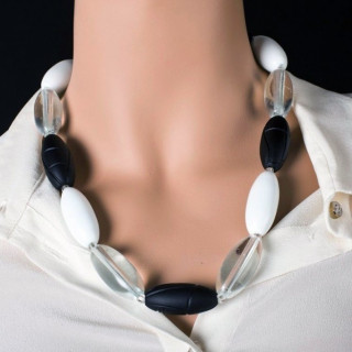 Perle nere e bianche