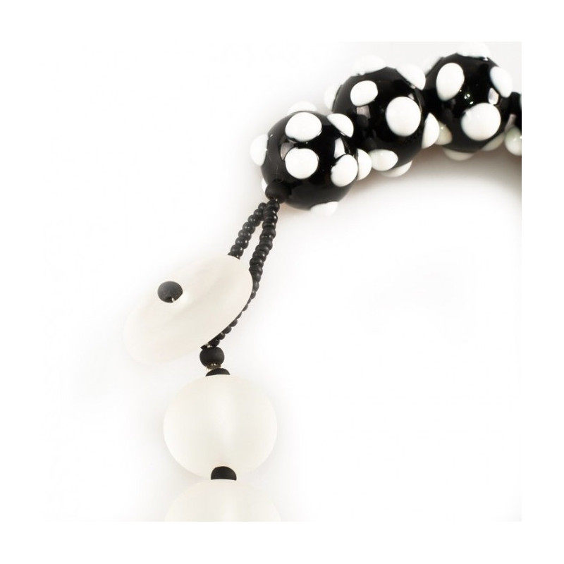 Modern necklace black white beads