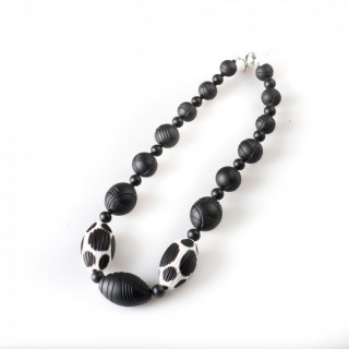 Elegant venetian necklace glass