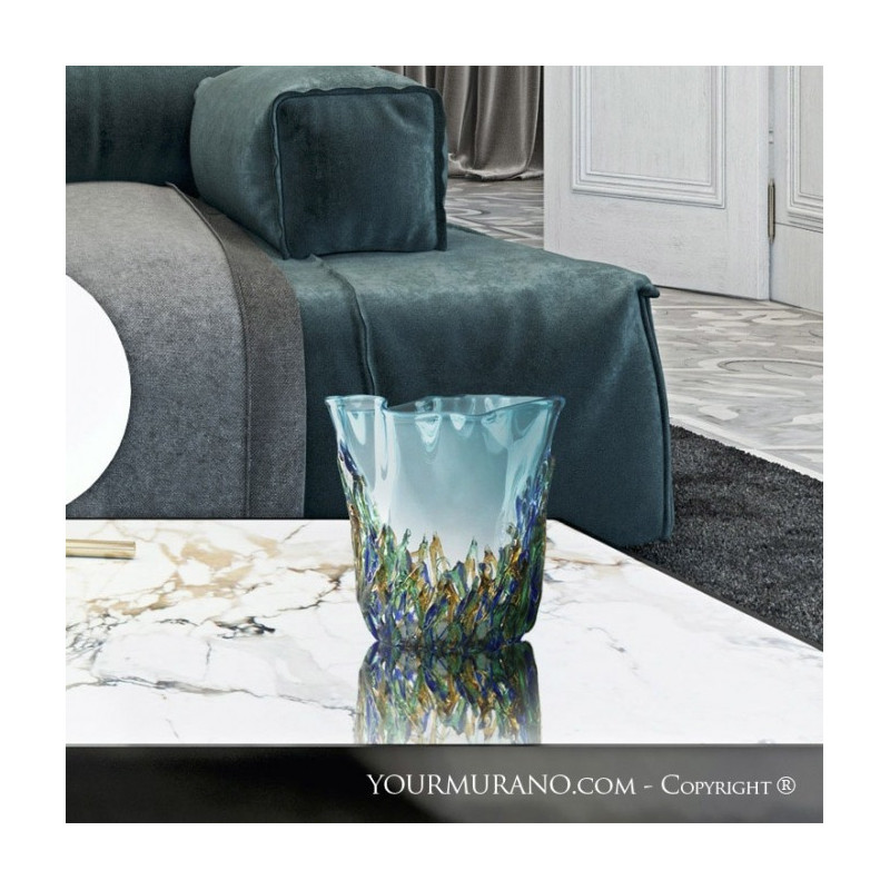vaso decorativo artigianale con dettaglio verde e blu