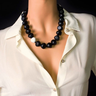Murano glass black necklace