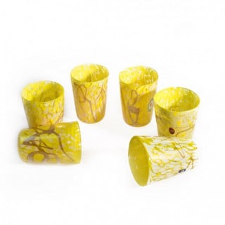 Set di bicchieri gialli con sfumatura oro