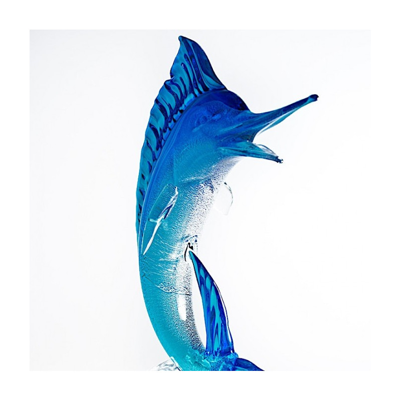 scultura pesce alta di design con base trasparente