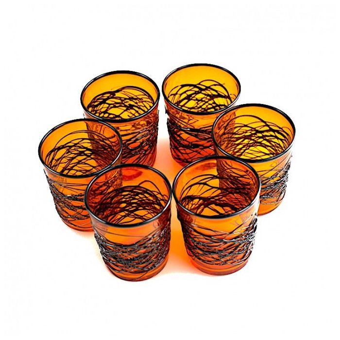 Set di bicchieri arancioni con filamento nero