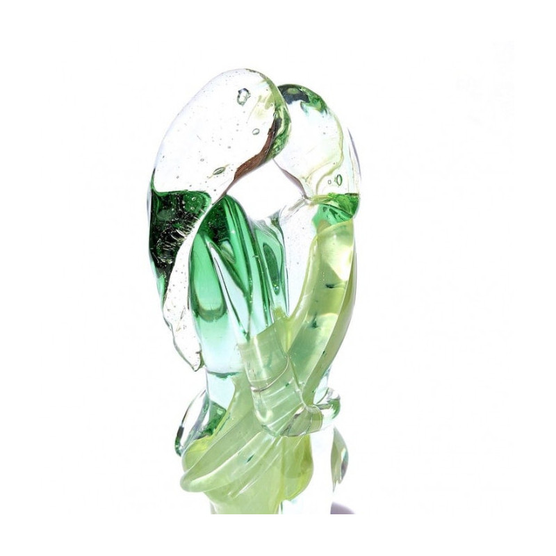 elegant green lovers sculpture with sinuous lines