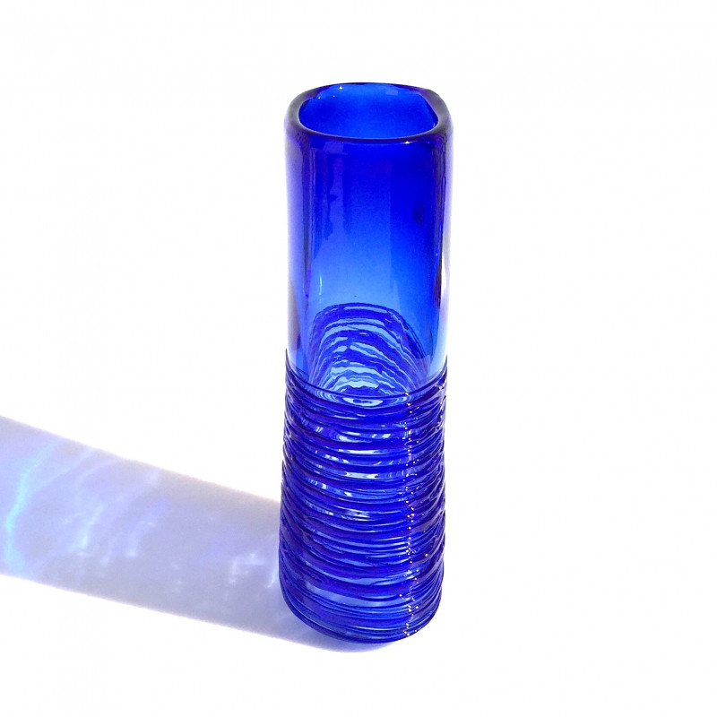 POSEIDON alto vaso conico blu con filamenti