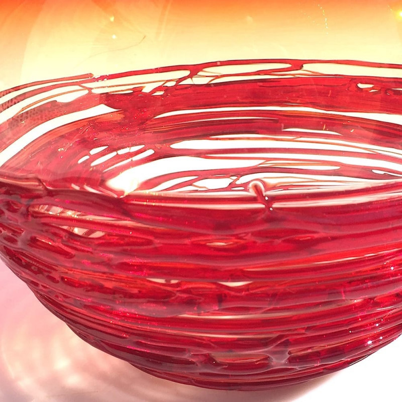 Murano glass vase with red filaments