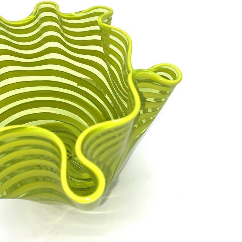 VIRERE Green decorative bowl “handkerchief-shaped”