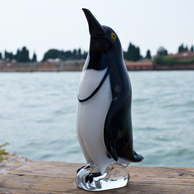 Contemporary penguin glass sculpture Made in Italy