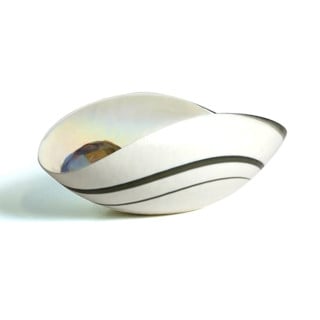 Venice centerpiece in ivory glass of modern design