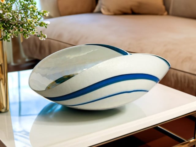 Murano Shell Bowls: Expression of Artisan Excellence