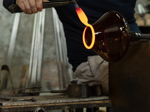 What is the Difference Between Venetian Glass and Murano Glass?