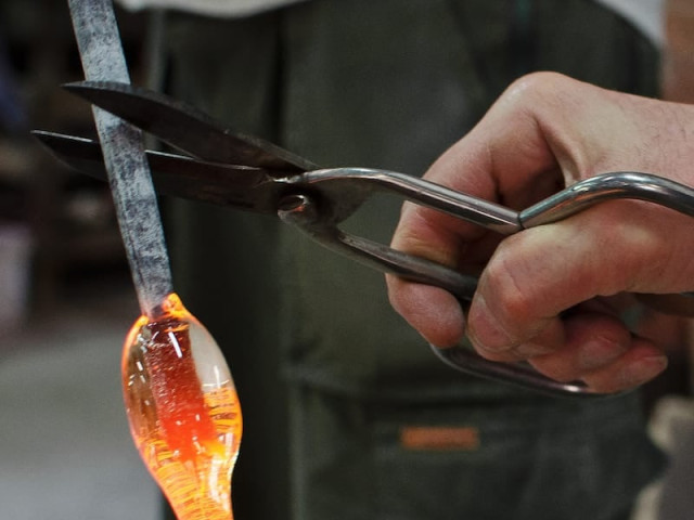 Inside the Murano Furnaces: The Secrets of the Master Glassmakers
