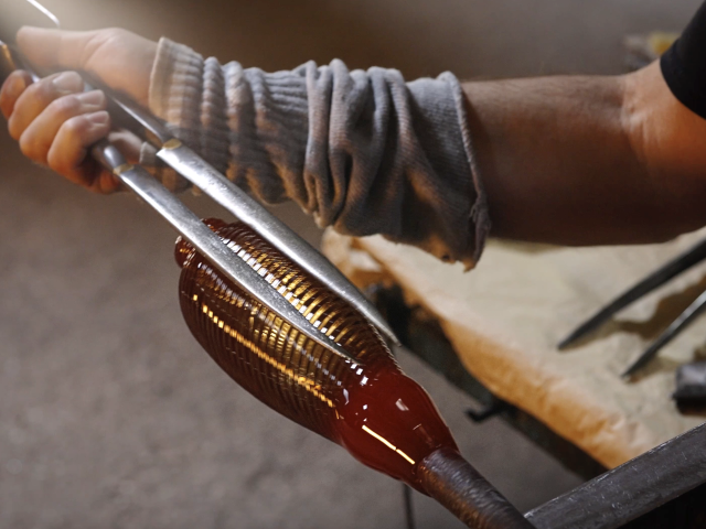 Vetro di Murano 101: tutto quello che devi sapere sul vetro artigianale veneziano